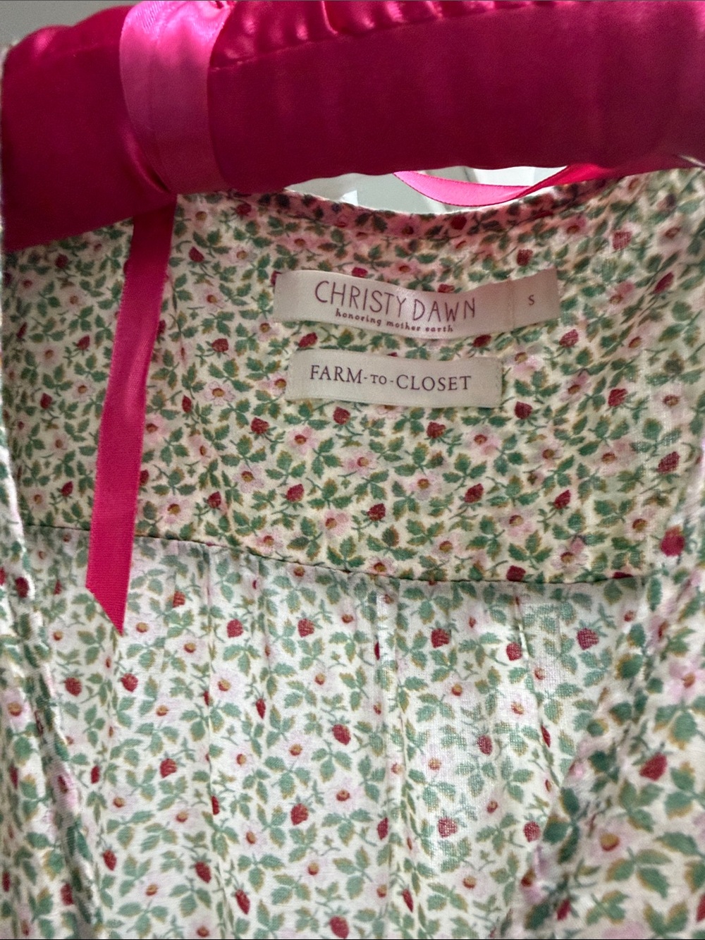 CD Cream Strawberry dress - Picture 2 of 4